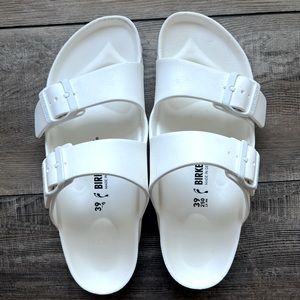 ALMOST NEW - White Arizona BIRKENSTOCK Sandals Sz 39